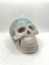 Load image into Gallery viewer, Skull Candle 9 oz
