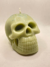 Load image into Gallery viewer, Skull Candle 9 oz
