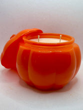 Load image into Gallery viewer, Pumpkin Spice Butter Cream Soy Candle 16 oz Pumpkin Jar (Orange)
