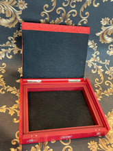 Load image into Gallery viewer, Paw Print Jewelry Box
