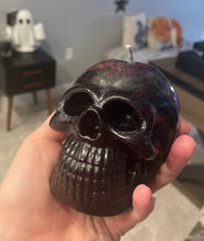 Load image into Gallery viewer, Skull Candle 9 oz
